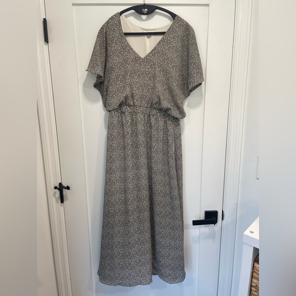Lightly used dress with pockets